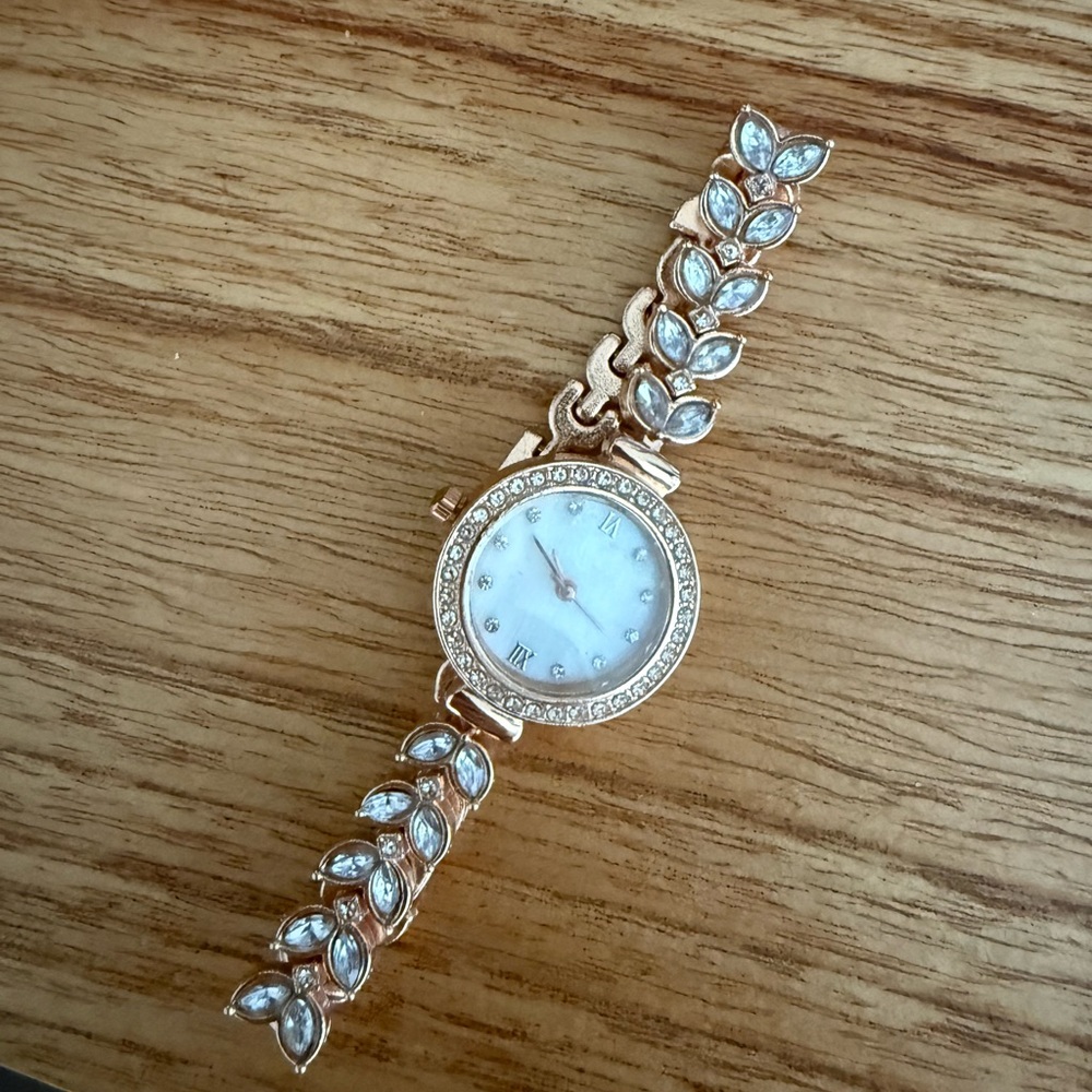 Elegant Gold Women's Watch